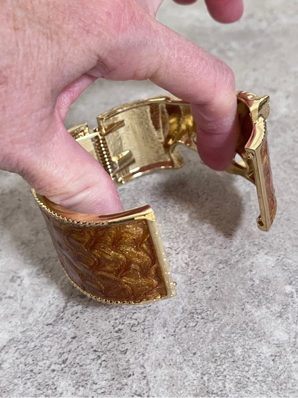 Quick List Cuff Bracelet with Horse Brown Inlay - Picture 7 of 8